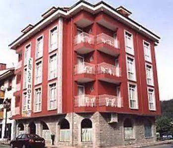 Acebos Cangas فندق 2*