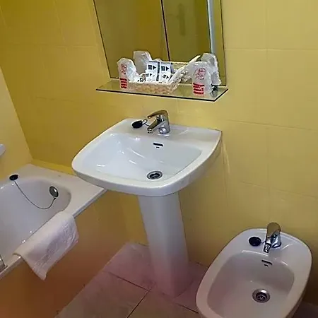 Hotel Acebos Cangas 2*