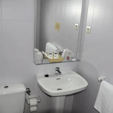Acebos Cangas Hotel 2*
