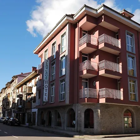 Acebos Cangas Hotel 2*